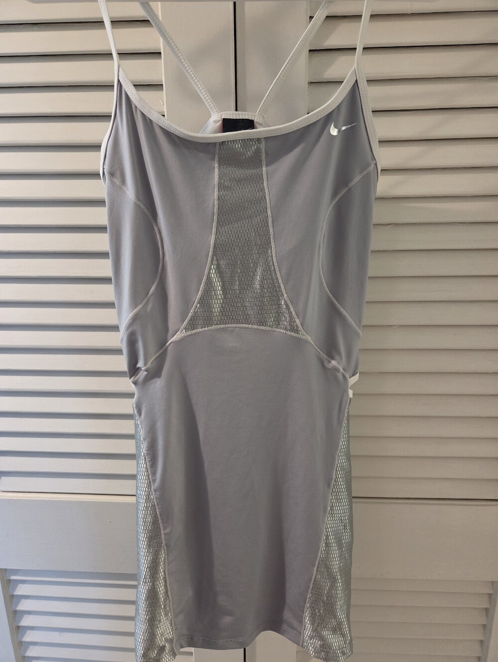 Nike Light Gray/silver Dri-fit Mesh-Panel Athletic Tank Reflective Top. Sz M